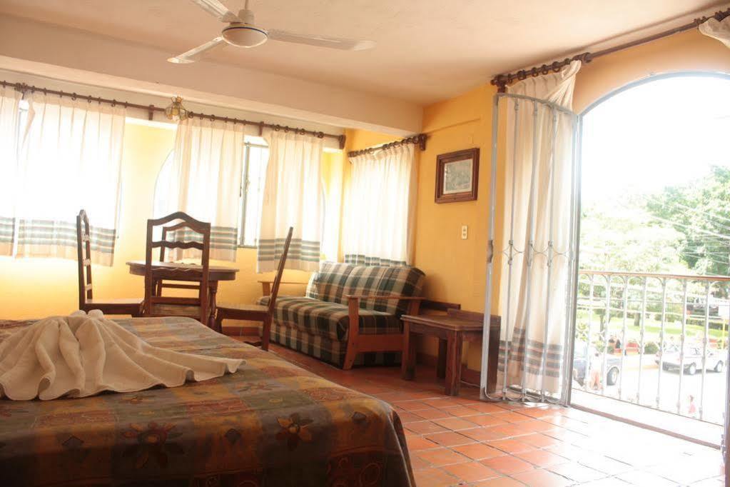 Casa Shaguiba Hotel Crucecita  Exterior photo